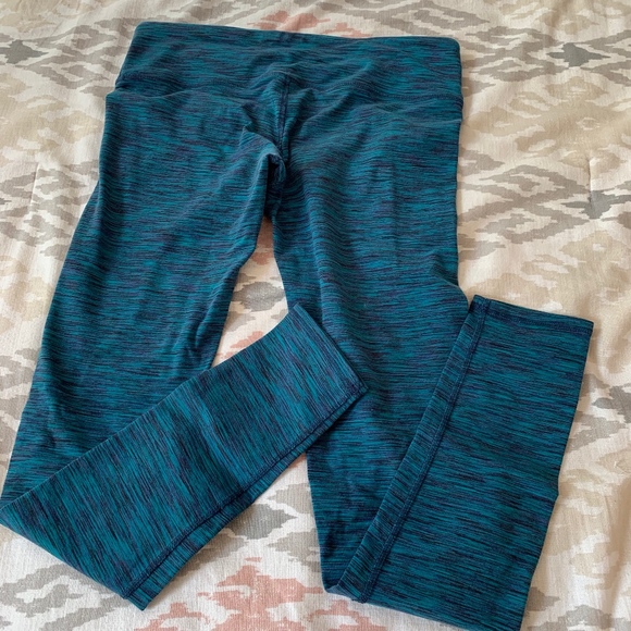ALO Yoga Pants - ALO Airbrush Legging - Medium